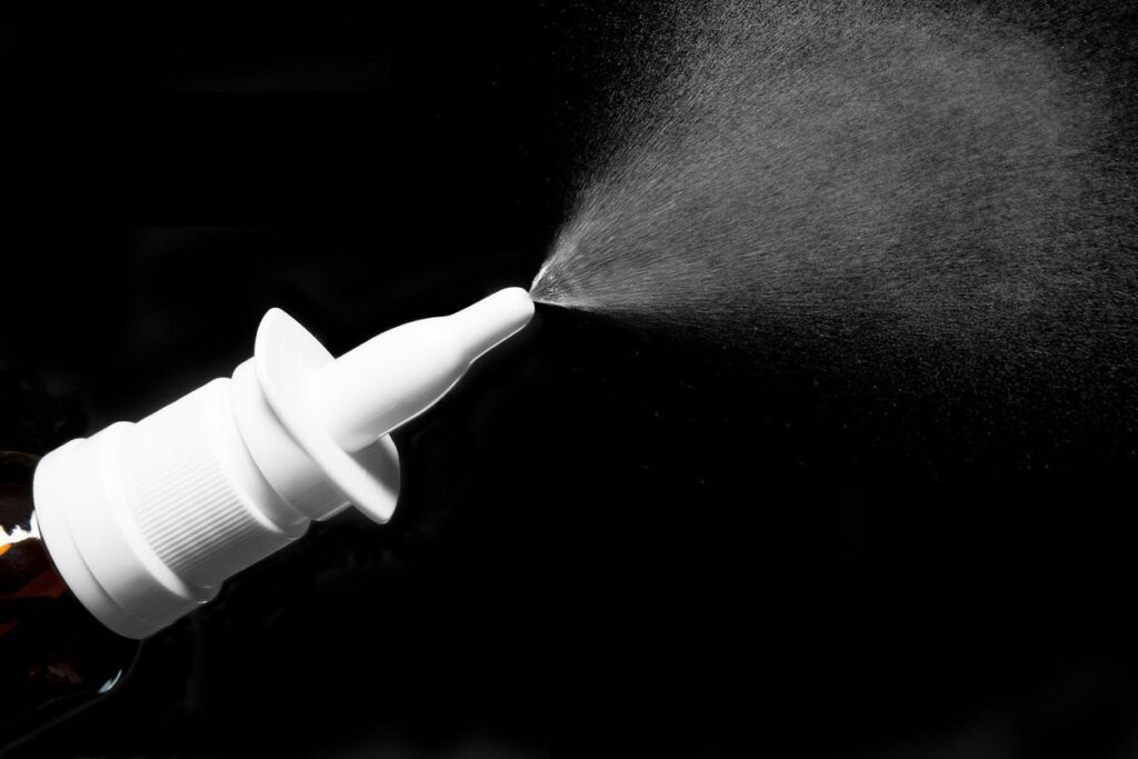 Burun spreyinde tehlike! Reçetesiz ve uzun süreli kullanım cerrahiye götürebiliyor